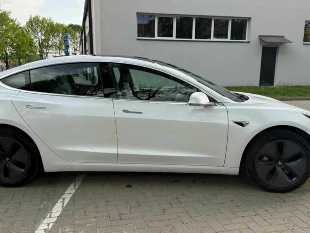 Белый Тесла Модель 3, объемом двигателя 0 л и пробегом 120 тыс. км за 14300 $, фото 5 на Automoto.ua