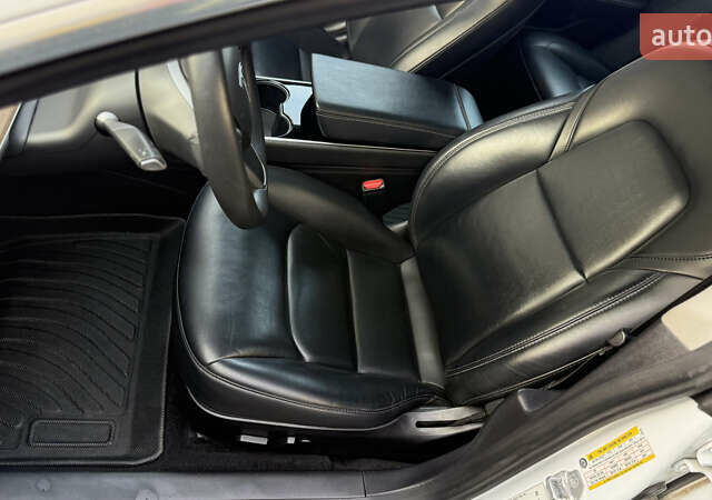 Білий Тесла Модель 3, об'ємом двигуна 0 л та пробігом 103 тис. км за 13500 $, фото 4 на Automoto.ua