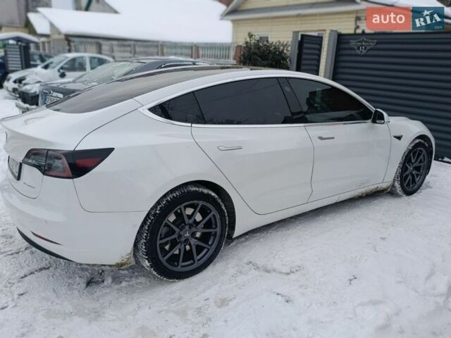 Білий Тесла Модель 3, об'ємом двигуна 0 л та пробігом 86 тис. км за 17500 $, фото 1 на Automoto.ua