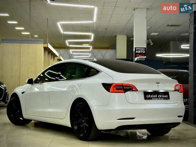 Белый Тесла Модель 3, объемом двигателя 0 л и пробегом 83 тыс. км за 15999 $, фото 16 на Automoto.ua