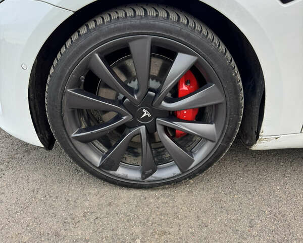 Білий Тесла Модель 3, об'ємом двигуна 0 л та пробігом 116 тис. км за 22000 $, фото 4 на Automoto.ua