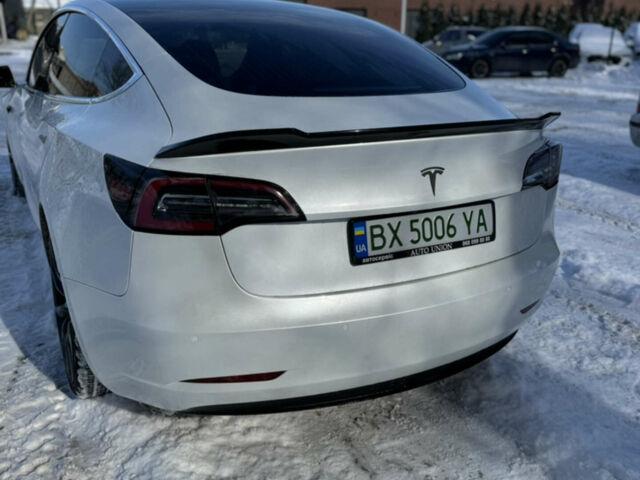 Білий Тесла Модель 3, об'ємом двигуна 0 л та пробігом 146 тис. км за 18499 $, фото 13 на Automoto.ua