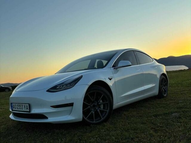 Белый Тесла Модель 3, объемом двигателя 0 л и пробегом 128 тыс. км за 15500 $, фото 1 на Automoto.ua