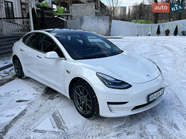 Белый Тесла Модель 3, объемом двигателя 0 л и пробегом 63 тыс. км за 19500 $, фото 19 на Automoto.ua