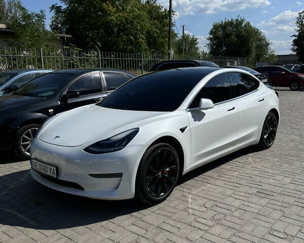 Білий Тесла Модель 3, об'ємом двигуна 0 л та пробігом 128 тис. км за 19500 $, фото 20 на Automoto.ua