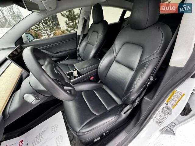 Белый Тесла Модель 3, объемом двигателя 0 л и пробегом 118 тыс. км за 15800 $, фото 10 на Automoto.ua