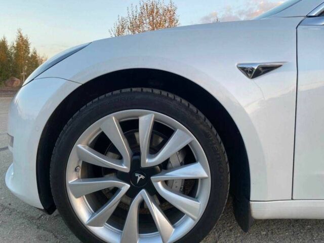 Белый Тесла Модель 3, объемом двигателя 0 л и пробегом 90 тыс. км за 12100 $, фото 5 на Automoto.ua