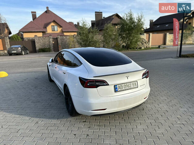 Білий Тесла Модель 3, об'ємом двигуна 0 л та пробігом 77 тис. км за 28999 $, фото 20 на Automoto.ua