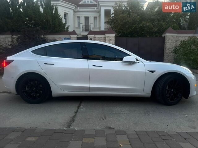 Білий Тесла Модель 3, об'ємом двигуна 0 л та пробігом 85 тис. км за 15500 $, фото 6 на Automoto.ua