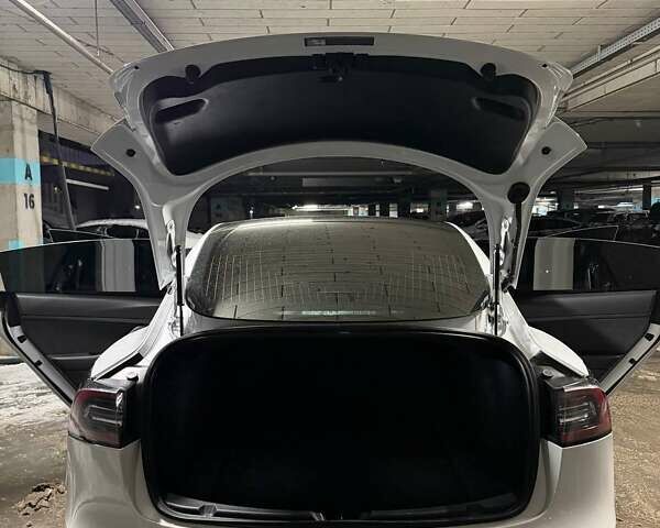 Білий Тесла Модель 3, об'ємом двигуна 0 л та пробігом 106 тис. км за 20000 $, фото 6 на Automoto.ua