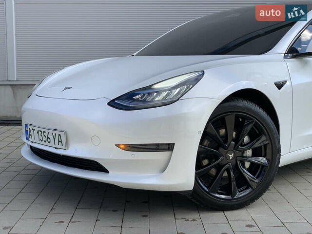 Тесла Модель 3 2020 у Івано-Франківську на Automoto.ua Білий Тесла Модель 3, об'ємом двигуна 0 л та пробігом 145 тис. км за 14850 $, фото 47 на Automoto.ua