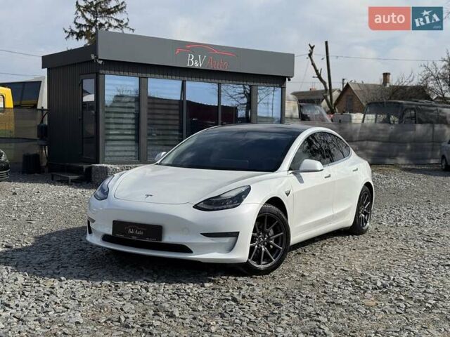 Белый Тесла Модель 3, объемом двигателя 0 л и пробегом 130 тыс. км за 17950 $, фото 1 на Automoto.ua