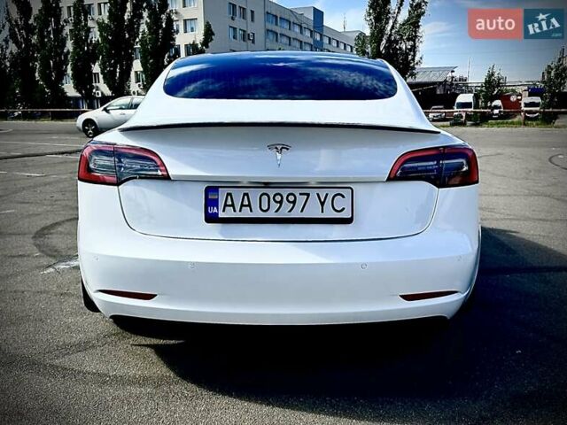 Тесла Модель 3 2020 в Киеве на Automoto.ua Белый Тесла Модель 3, объемом двигателя 0 л и пробегом 171 тыс. км за 19999 $, фото 4 на Automoto.ua