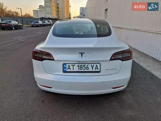 Білий Тесла Модель 3, об'ємом двигуна 0 л та пробігом 42 тис. км за 20900 $, фото 4 на Automoto.ua