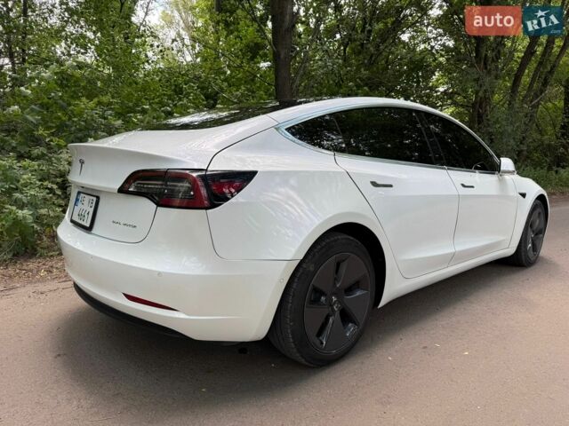 Белый Тесла Модель 3, объемом двигателя 0 л и пробегом 79 тыс. км за 17900 $, фото 5 на Automoto.ua