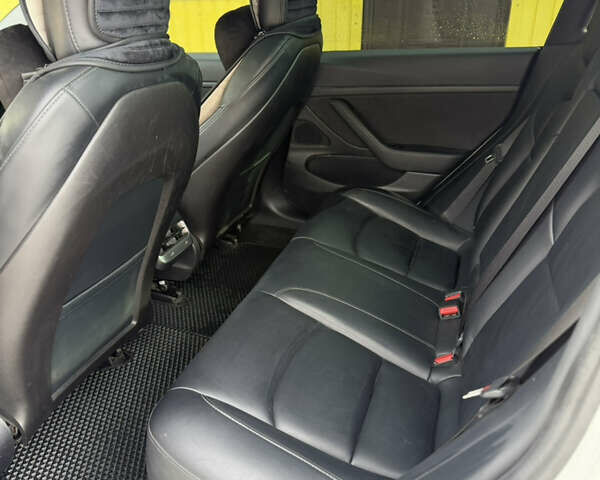 Белый Тесла Модель 3, объемом двигателя 0 л и пробегом 115 тыс. км за 15200 $, фото 6 на Automoto.ua