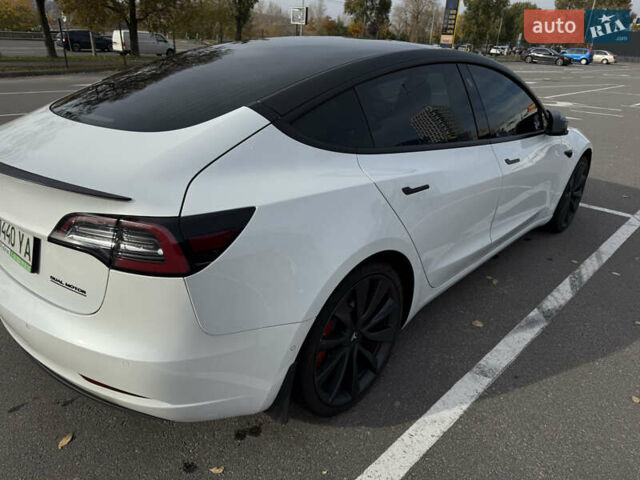 Білий Тесла Модель 3, об'ємом двигуна 0 л та пробігом 73 тис. км за 23850 $, фото 3 на Automoto.ua