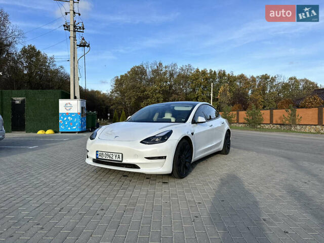 Білий Тесла Модель 3, об'ємом двигуна 0 л та пробігом 77 тис. км за 28999 $, фото 2 на Automoto.ua
