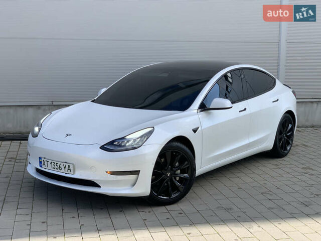 Тесла Модель 3 2020 у Івано-Франківську на Automoto.ua Білий Тесла Модель 3, об'ємом двигуна 0 л та пробігом 145 тис. км за 14850 $, фото 34 на Automoto.ua