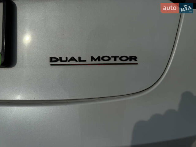 Білий Тесла Модель 3, об'ємом двигуна 0 л та пробігом 73 тис. км за 23850 $, фото 13 на Automoto.ua