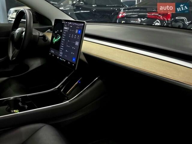Білий Тесла Модель 3, об'ємом двигуна 0 л та пробігом 218 тис. км за 18499 $, фото 20 на Automoto.ua