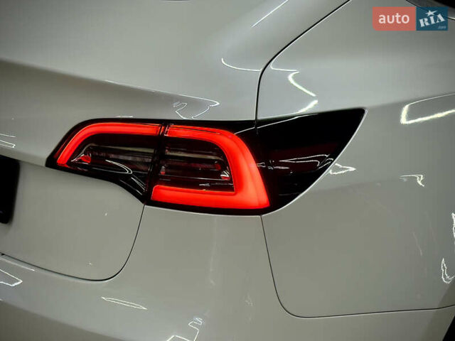 Белый Тесла Модель 3, объемом двигателя 0 л и пробегом 83 тыс. км за 15999 $, фото 14 на Automoto.ua