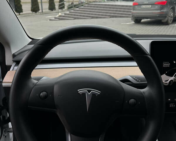 Білий Тесла Модель 3, об'ємом двигуна 0 л та пробігом 91 тис. км за 18500 $, фото 12 на Automoto.ua