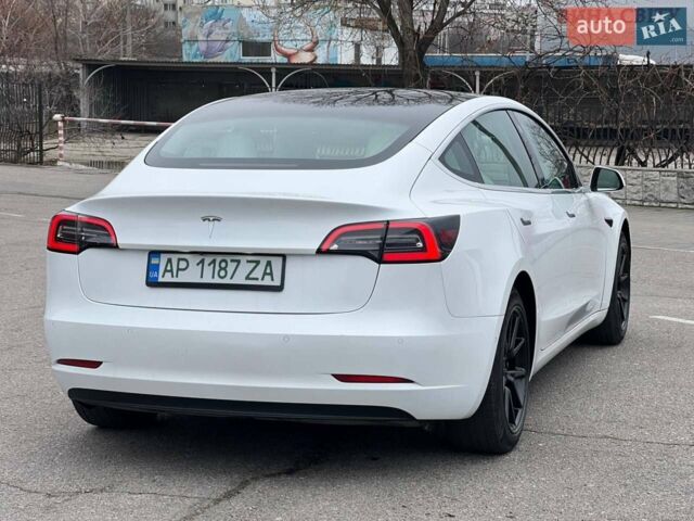 Білий Тесла Модель 3, об'ємом двигуна 0 л та пробігом 47 тис. км за 18500 $, фото 6 на Automoto.ua