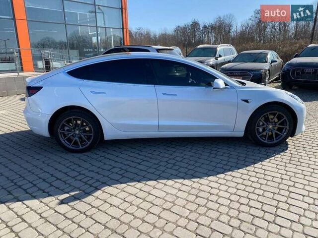 Белый Тесла Модель 3, объемом двигателя 0 л и пробегом 75 тыс. км за 15900 $, фото 7 на Automoto.ua