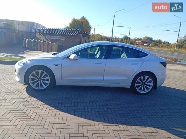 Тесла Модель 3 2020 в Луцке на Automoto.ua Белый Тесла Модель 3, объемом двигателя 0 л и пробегом 70 тыс. км за 17999 $, фото 2 на Automoto.ua