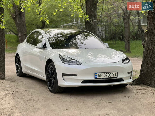 Білий Тесла Модель 3, об'ємом двигуна 0 л та пробігом 128 тис. км за 19500 $, фото 25 на Automoto.ua