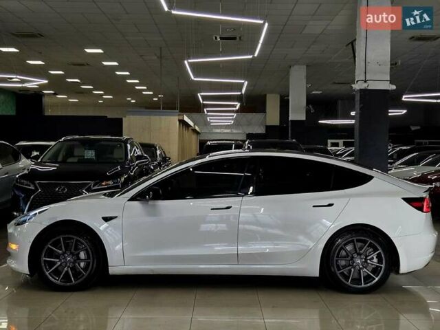 Білий Тесла Модель 3, об'ємом двигуна 0 л та пробігом 218 тис. км за 18499 $, фото 3 на Automoto.ua