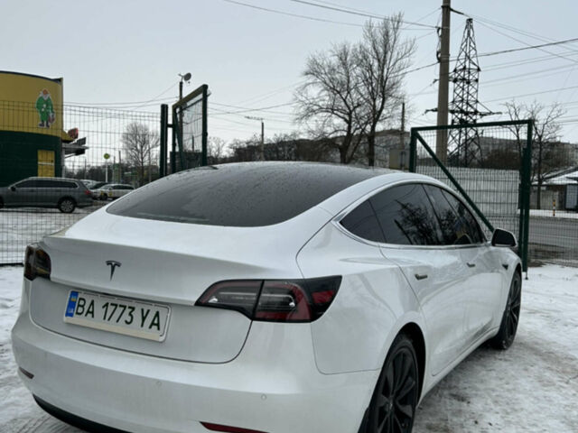 Белый Тесла Модель 3, объемом двигателя 0 л и пробегом 88 тыс. км за 17500 $, фото 4 на Automoto.ua