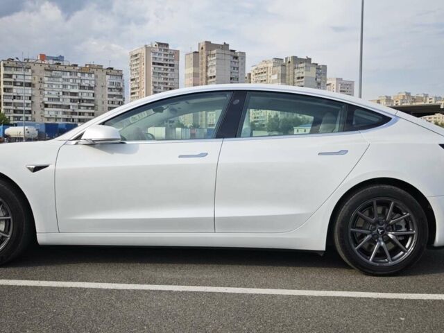 Білий Тесла Модель 3, об'ємом двигуна 0 л та пробігом 132 тис. км за 20300 $, фото 4 на Automoto.ua