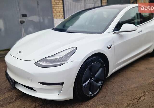 Білий Тесла Модель 3, об'ємом двигуна 0 л та пробігом 142 тис. км за 17300 $, фото 22 на Automoto.ua
