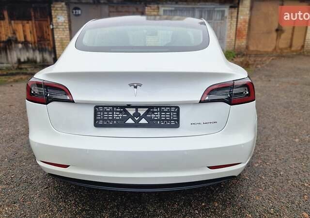 Білий Тесла Модель 3, об'ємом двигуна 0 л та пробігом 142 тис. км за 17300 $, фото 12 на Automoto.ua