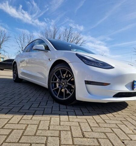 Белый Тесла Модель 3, объемом двигателя 0 л и пробегом 85 тыс. км за 15000 $, фото 48 на Automoto.ua