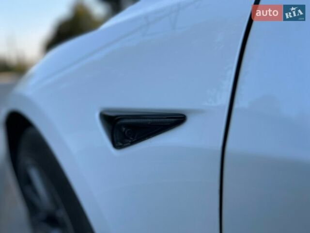 Білий Тесла Модель 3, об'ємом двигуна 0 л та пробігом 20 тис. км за 18200 $, фото 20 на Automoto.ua