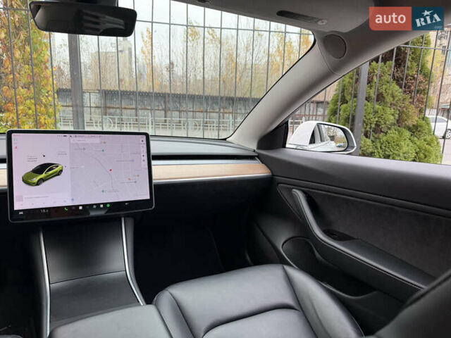 Білий Тесла Модель 3, об'ємом двигуна 0 л та пробігом 111 тис. км за 19900 $, фото 14 на Automoto.ua