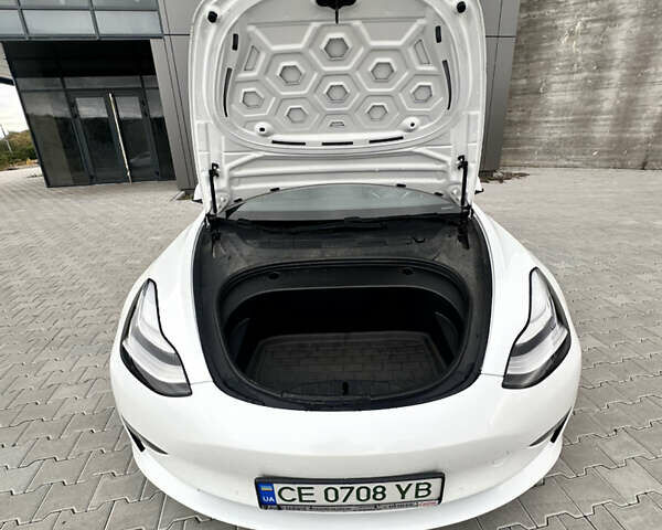 Білий Тесла Модель 3, об'ємом двигуна 0 л та пробігом 80 тис. км за 17100 $, фото 15 на Automoto.ua