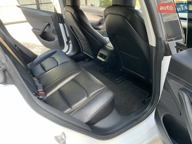 Белый Тесла Модель 3, объемом двигателя 0 л и пробегом 99 тыс. км за 20000 $, фото 12 на Automoto.ua