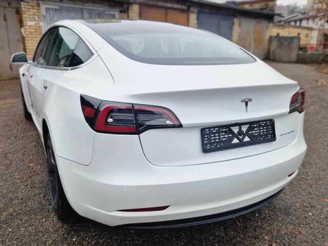 Білий Тесла Модель 3, об'ємом двигуна 0 л та пробігом 142 тис. км за 16900 $, фото 4 на Automoto.ua