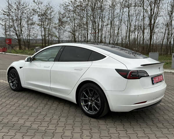 Білий Тесла Модель 3, об'ємом двигуна 0 л та пробігом 107 тис. км за 13800 $, фото 6 на Automoto.ua
