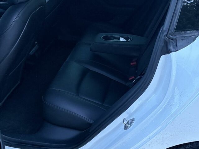 Белый Тесла Модель 3, объемом двигателя 0 л и пробегом 191 тыс. км за 18500 $, фото 9 на Automoto.ua