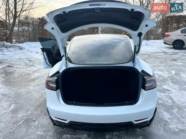 Белый Тесла Модель 3, объемом двигателя 0 л и пробегом 90 тыс. км за 18999 $, фото 38 на Automoto.ua