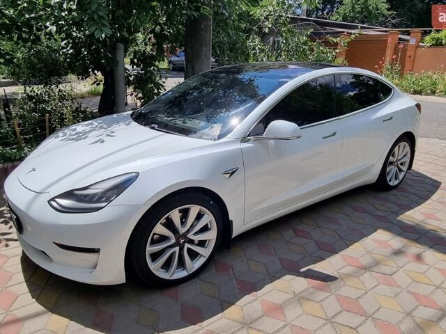 Білий Тесла Модель 3, об'ємом двигуна 0 л та пробігом 93 тис. км за 18500 $, фото 19 на Automoto.ua