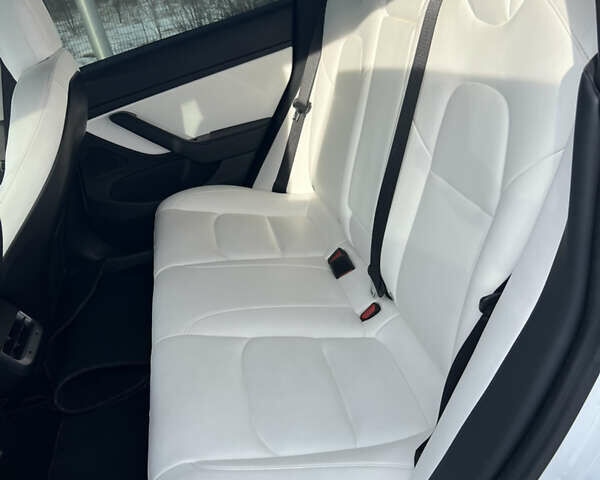 Білий Тесла Модель 3, об'ємом двигуна 0 л та пробігом 79 тис. км за 16200 $, фото 21 на Automoto.ua