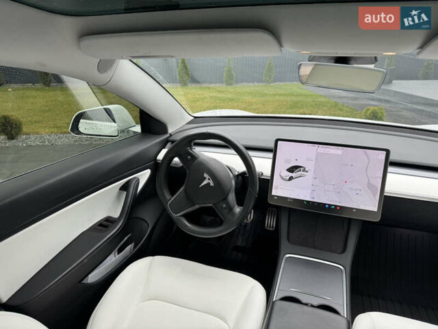 Білий Тесла Модель 3, об'ємом двигуна 0 л та пробігом 75 тис. км за 19900 $, фото 19 на Automoto.ua