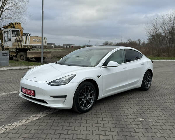 Білий Тесла Модель 3, об'ємом двигуна 0 л та пробігом 107 тис. км за 13800 $, фото 8 на Automoto.ua