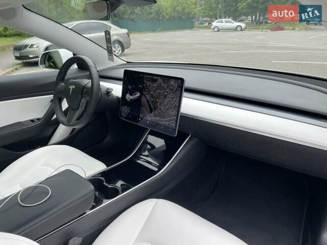Белый Тесла Модель 3, объемом двигателя 0 л и пробегом 148 тыс. км за 17300 $, фото 9 на Automoto.ua